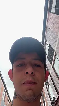 Snapshot of Aleecandrews chatting on December 16, 7:30 pm Aleecandrews online show from December 16, 7:30 pm