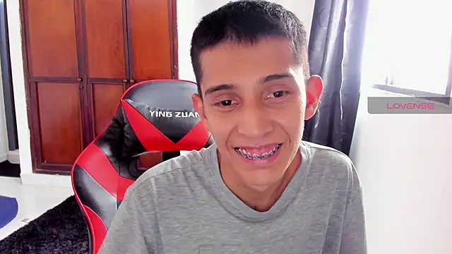 gomitaboy 1 online show from September 23, 6:55 pm