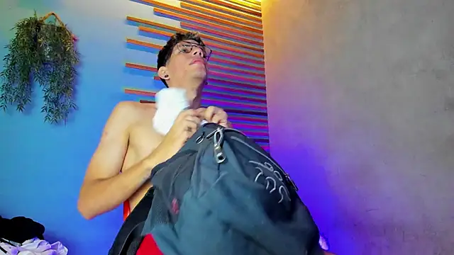 david huge online show from October 25, 1:40 pm