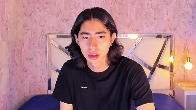 Snapshot of ryo_light chatting on December 13, 8:25 pm ryo light online show from December 13, 8:25 pm