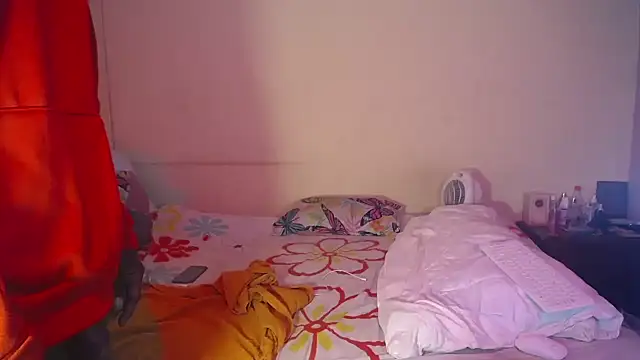 pink 7777 online show from October 24, 6:15 pm