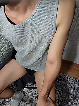 icejuljulju online show from September 12, 4:40 pm