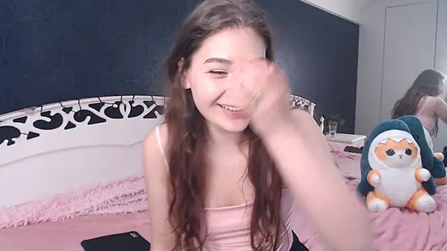 Snapshot of Lili_Luuu chatting on September 20, 8:43 pm Lili Luuu online show from September 20, 8:43 pm