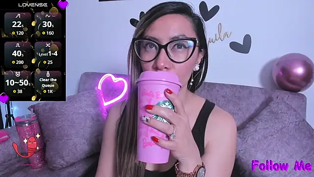 Snapshot of TilaTequila_15 chatting on November 15, 2:13 pm TilaTequila 15 online show from November 15, 2:13 pm