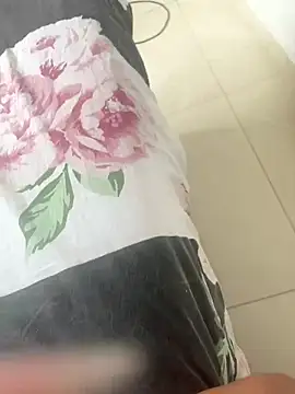 Snapshot of Mmsant21 chatting on December 18, 2:56 pm Mmsant21 online show from December 18, 2:56 pm