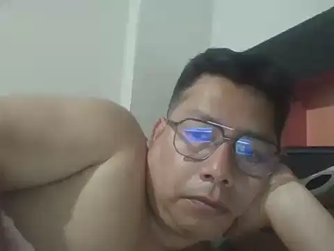 Snapshot of Napoleon246 chatting on October 28, 3:21 am Napoleon246 online show from October 28, 3:21 am