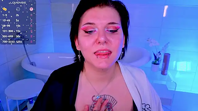 Snapshot of bluelunaray chatting on November 22, 10:25 am bluelunaray online show from November 22, 10:25 am