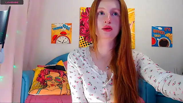 Snapshot of LuxXAngel chatting on December 21, 12:07 am LuxXAngel online show from December 21, 12:07 am