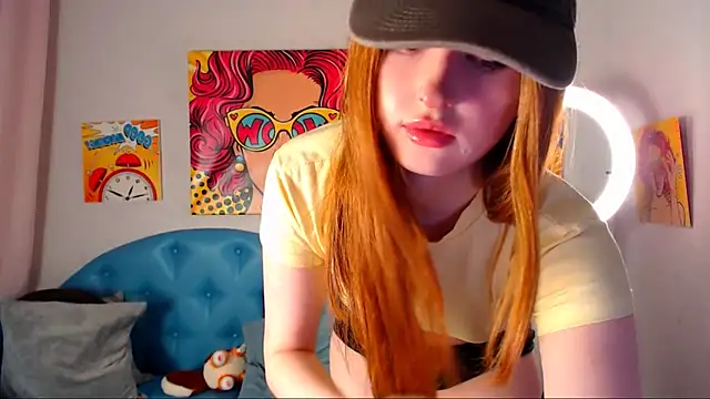 Snapshot of LuxXAngel chatting on February 12, 12:27 am LuxXAngel online show from February 12, 12:27 am