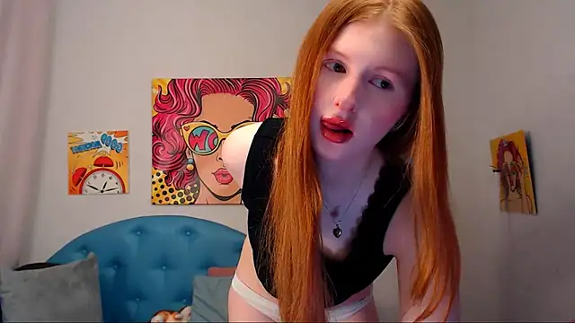 Snapshot of LuxXAngel chatting on February 19, 12:06 am LuxXAngel online show from February 19, 12:06 am