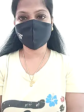 Snapshot of shivani27 chatting on September 14, 6:56 am shivani27 online show from September 14, 6:56 am