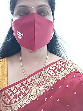 Snapshot of shivani27 chatting on October 4, 8:12 am shivani27 online show from October 4, 8:12 am