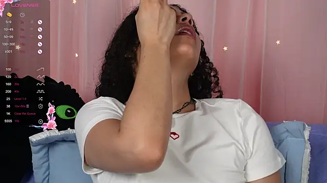 Snapshot of Victoria_Curly chatting on September 15, 4:18 pm Victoria Curly online show from September 15, 4:18 pm