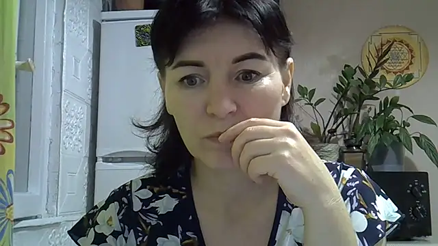 Snapshot of Krystal_82 chatting on November 14, 4:28 pm Krystal 82 online show from November 14, 4:28 pm