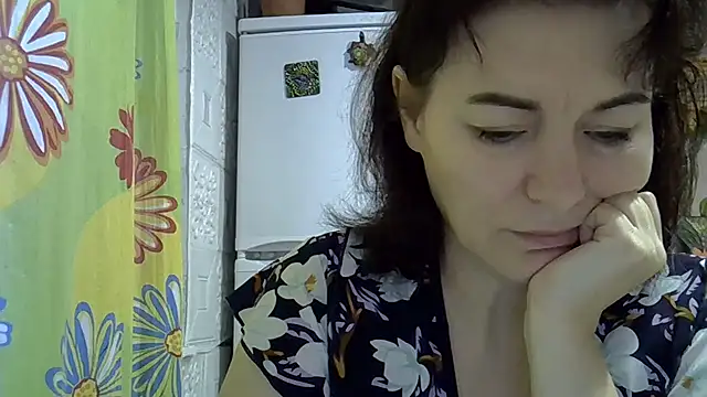 Snapshot of Krystal_82 chatting on November 20, 6:46 am Krystal 82 online show from November 20, 6:46 am