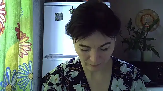 Snapshot of Krystal_82 chatting on November 23, 8:58 am Krystal 82 online show from November 23, 8:58 am