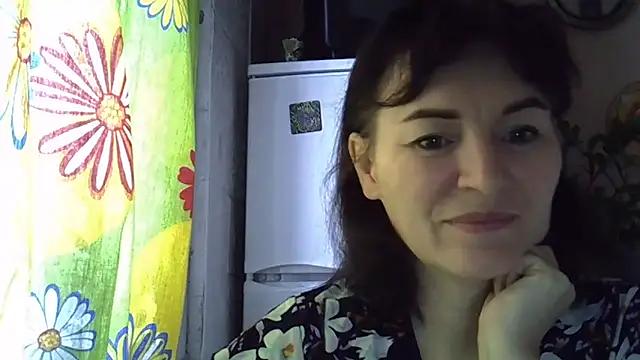 Snapshot of Krystal_82 chatting on November 25, 9:20 am Krystal 82 online show from November 25, 9:20 am