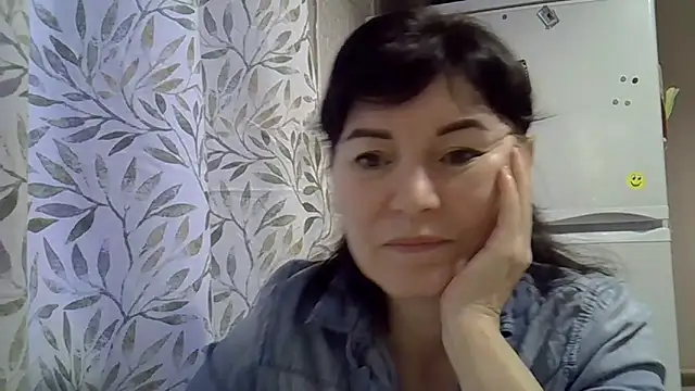 Snapshot of Krystal_82 chatting on December 17, 12:44 pm Krystal 82 online show from December 17, 12:44 pm