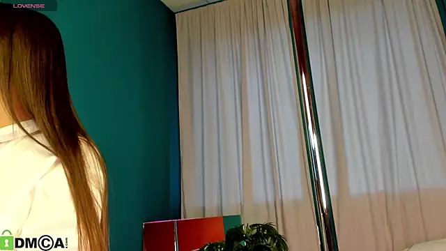 Lillie Miller online show from February 27, 3:06 am