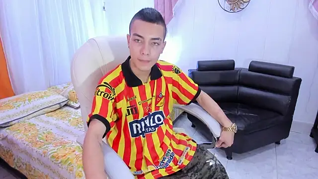 Dereck Boy8 online show from October 21, 8:20 pm