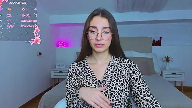 Snapshot of Real_cutie1 chatting on September 26, 9:52 pm Real cutie1 online show from September 26, 9:52 pm