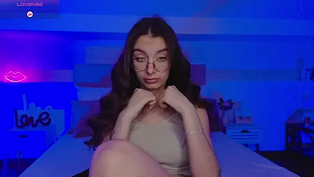 Snapshot of Real_cutie1 chatting on November 15, 9:21 pm Real cutie1 online show from November 15, 9:21 pm