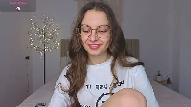 Snapshot of Real_cutie1 chatting on November 23, 1:33 pm Real cutie1 online show from November 23, 1:33 pm