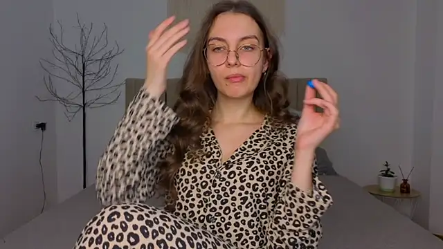 Snapshot of Real_cutie1 chatting on December 1, 2:22 pm Real cutie1 online show from December 1, 2:22 pm