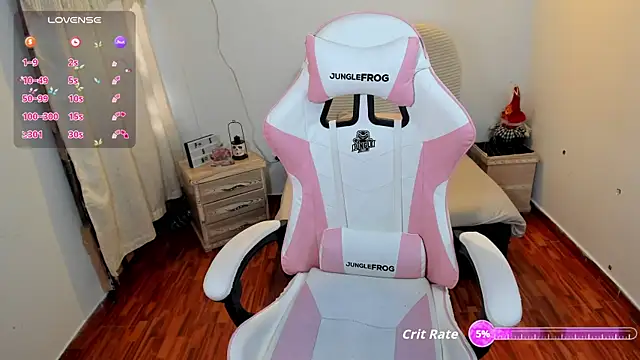 Snapshot of megan_foz chatting on November 19, 3:34 pm megan foz online show from November 19, 3:34 pm