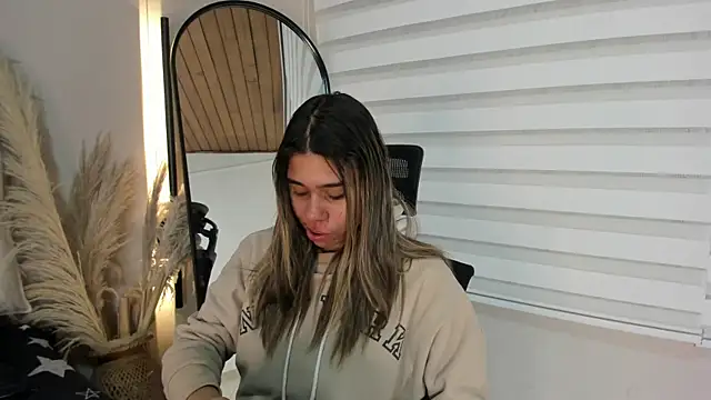 Rachell criss online show from October 28, 4:05 am