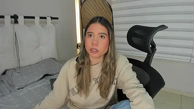 Rachell criss online show from November 28, 4:04 am