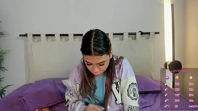 Rachell criss online show from February 22, 4:02 am