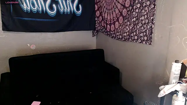 London Ray online show from April 4, 12:09 am