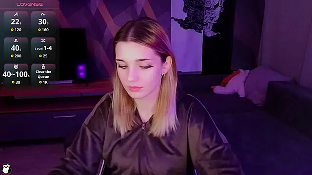 Sandy Belle online show from September 17, 6:31 pm