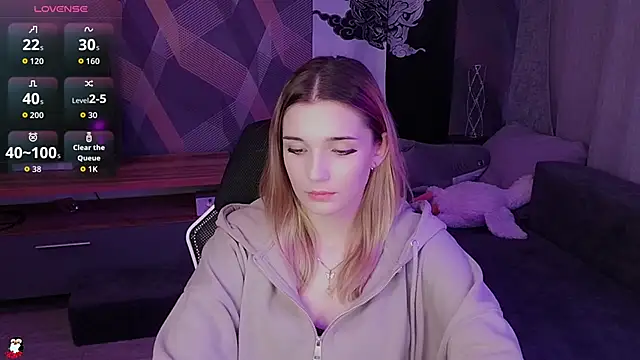 Sandy Belle online show from November 18, 7:29 pm