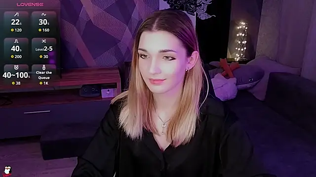 Sandy Belle online show from November 27, 7:27 pm