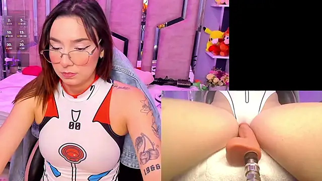 NicoleFerrel online show from September 17, 3:03 pm