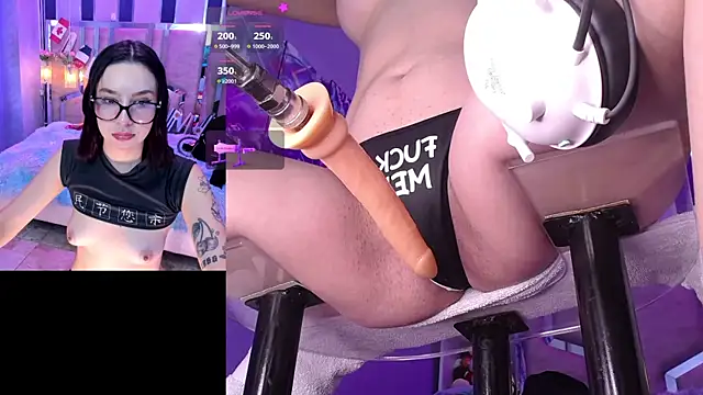 Snapshot of NicoleFerrel chatting on June 15, 3:14 pm NicoleFerrel online show from June 15, 3:14 pm
