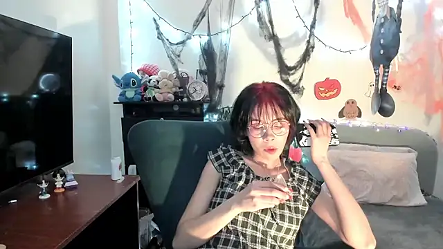 Snapshot of dolliette24 chatting on October 23, 3:50 am dolliette24 online show from October 23, 3:50 am