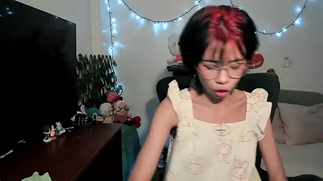 Snapshot of dolliette24 chatting on November 2, 8:00 pm dolliette24 online show from November 2, 8:00 pm