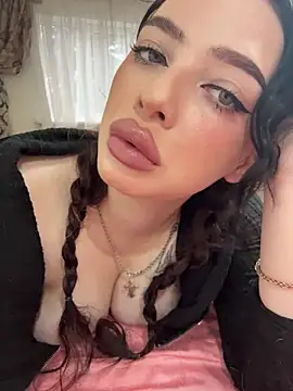 Hannah xBaby online show from November 27, 8:38 am