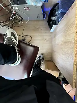 Snapshot of Mrdim26 chatting on November 4, 10:14 am Mrdim26 online show from November 4, 10:14 am