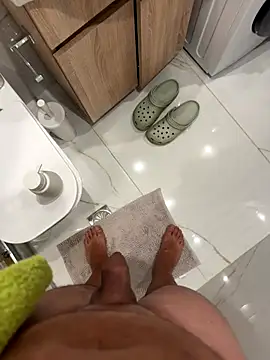 Snapshot of Mrdim26 chatting on November 8, 12:11 am Mrdim26 online show from November 8, 12:11 am