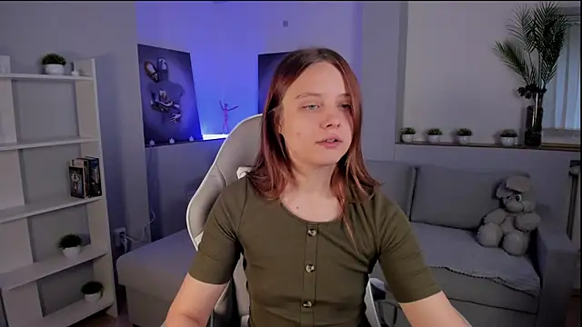 Snapshot of AlicePill chatting on September 24, 2:26 am AlicePill online show from September 24, 2:26 am