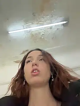 Snapshot of DollyTall chatting on November 13, 7:40 am DollyTall online show from November 13, 7:40 am