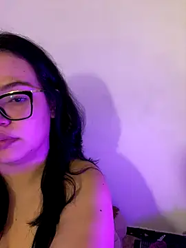 Snapshot of Emily_Taylor2 chatting on October 17, 1:53 am Emily Taylor2 online show from October 17, 1:53 am