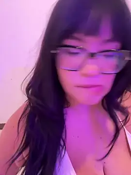 Emily Taylor2 online show from April 22, 2:03 am