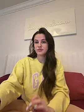 heyitsmadig online show from April 7, 1:44 pm