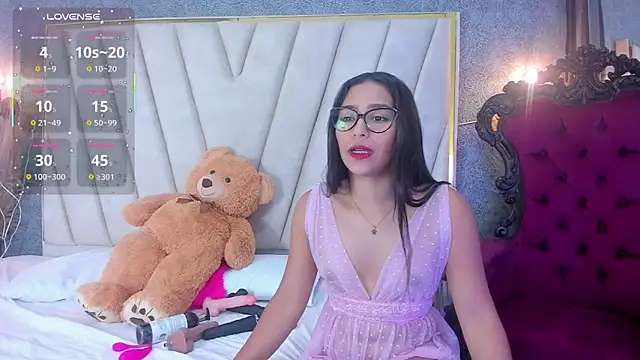 AmyStar1 online show from October 18, 9:15 pm