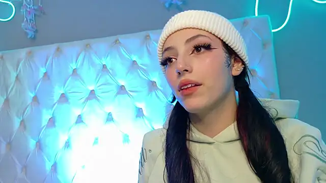 Snapshot of Megan__cole1 chatting on November 7, 3:39 am Megan cole1 online show from November 7, 3:39 am